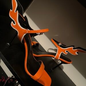 🆕 Orange Flame 🔥 Design Women's Heels RUNS SMALL